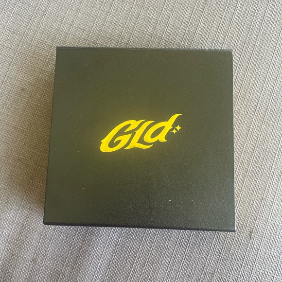 GLD Box - Picture 1 of 3